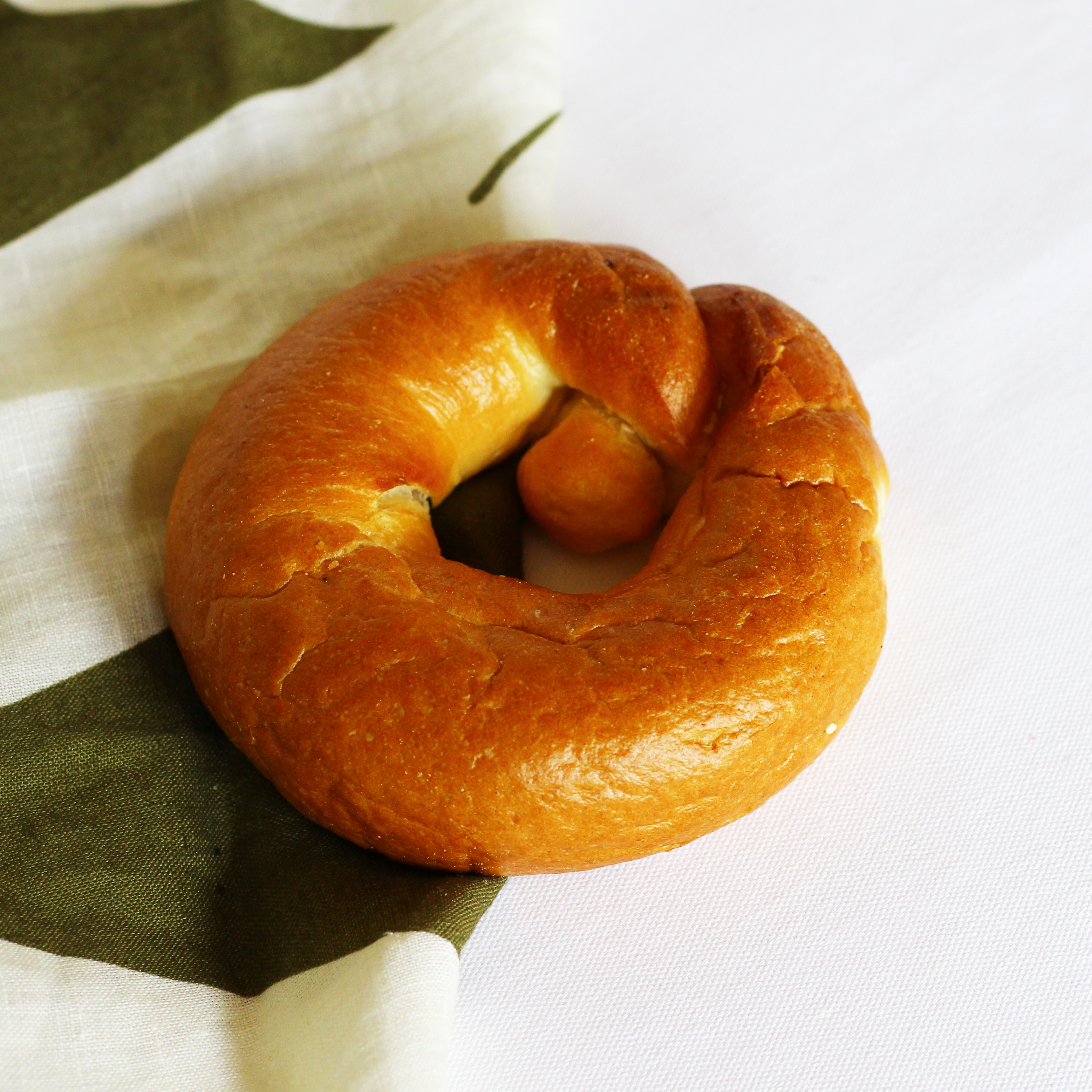 Lichtenstein's Bakehouse Plain Bagel